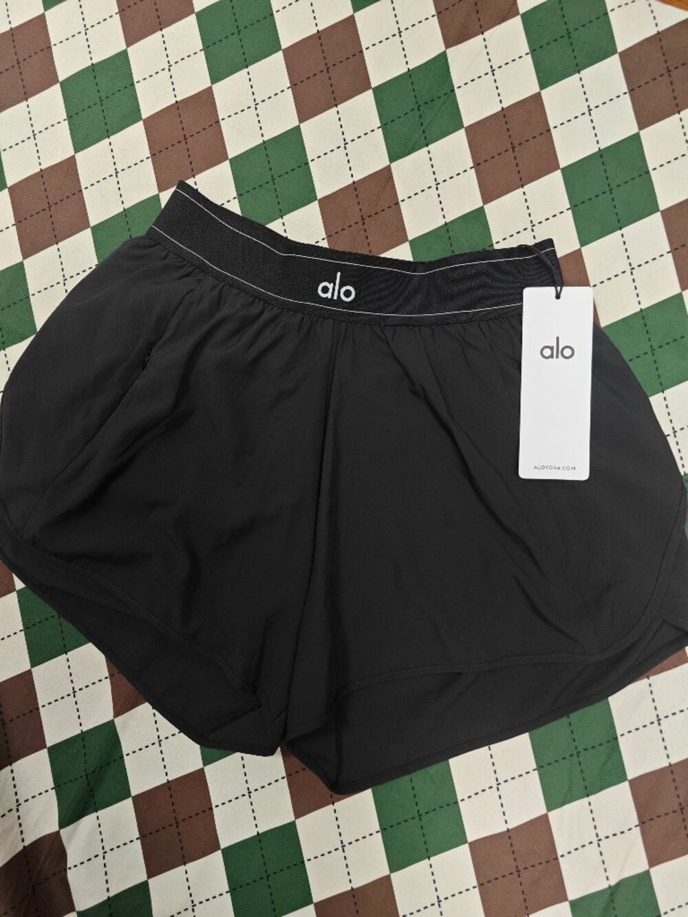Black ALO Yoga🤗 Match Point Shorts | Chic Tennis Athletic Activewear - Picture 3 of 7